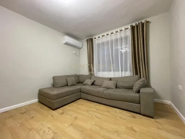 Tirane, shitet 1+1 Kati 4, 59 m² 112.000 € (Prane Kompleksit Magnet, ne Rrugen “Frosina Plaku”.)