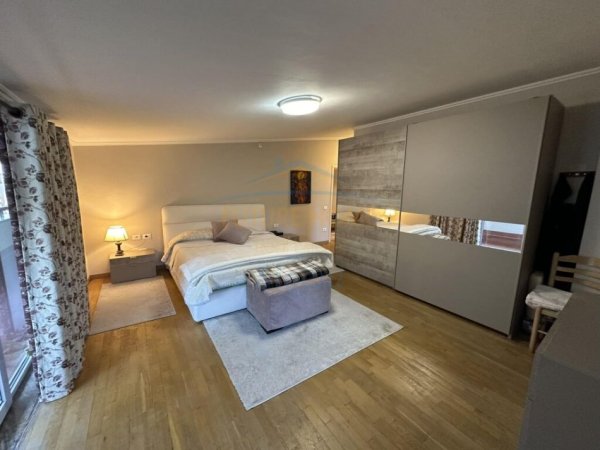 Tirane, shitet apartament 3+1 , 222 m² 475.000 € (liqeni I thate)