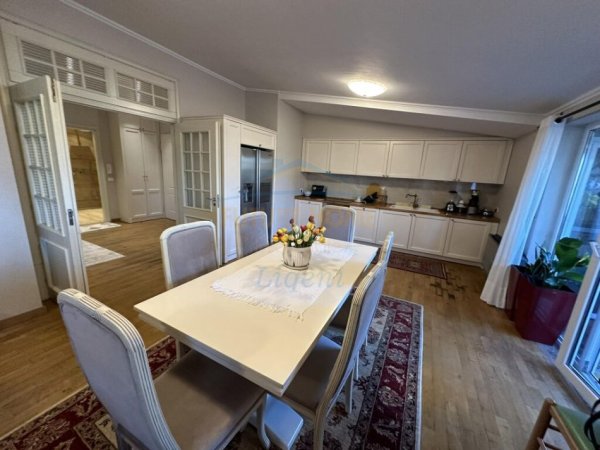 Tirane, shitet apartament 3+1 , 222 m² 475.000 € (liqeni I thate)