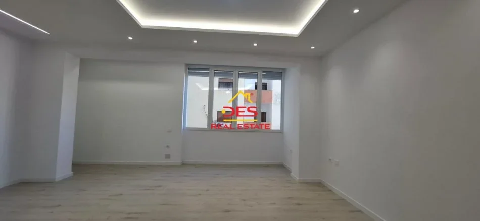 Vlore, shitet apartament 2+1+Ballkon Kati 5, 115 m² 157.000 € (Rruga Kosova)
