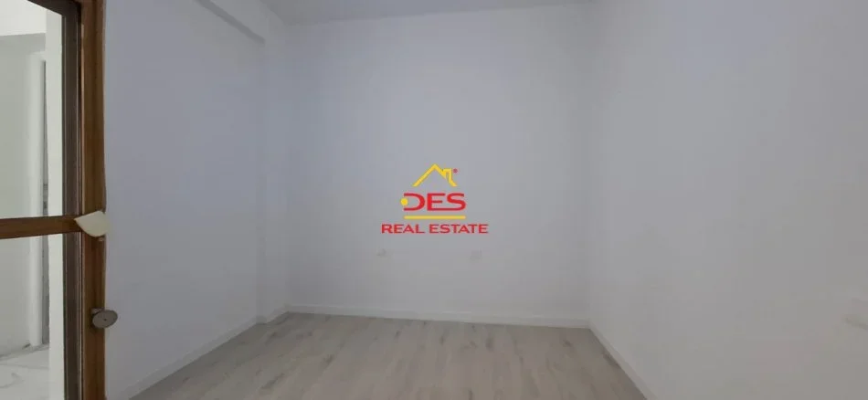 Vlore, shitet apartament 2+1+Ballkon Kati 5, 115 m² 157.000 € (Rruga Kosova)