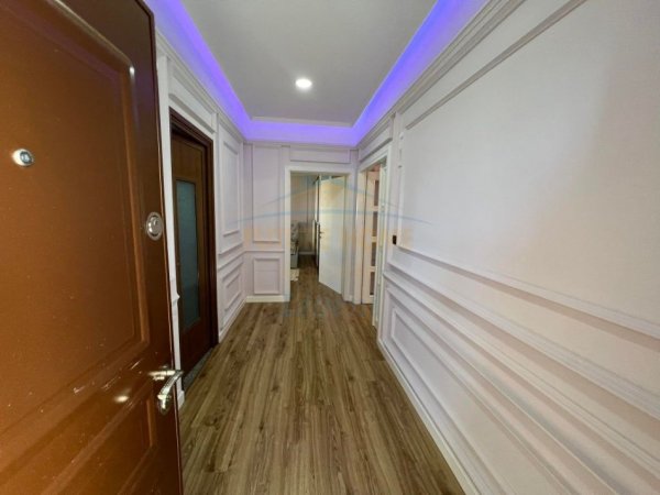 Tirane, shitet 2+1 Kati 2, 520 m² 400.000 € (Kamez)