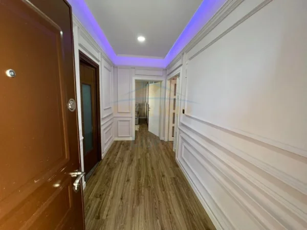 Tirane, shitet 2+1 Kati 2, 520 m² 400.000 € (Kamez)