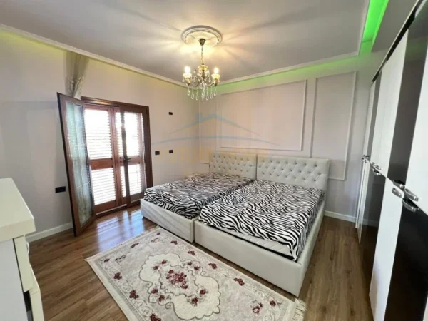Tirane, shitet 2+1 Kati 2, 520 m² 400.000 € (Kamez)