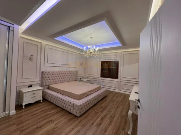 Tirane, shitet 2+1 Kati 2, 520 m² 400.000 € (Kamez)