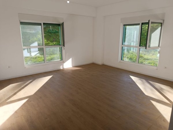 Tirane, jepet me qera garsonier 1+1 Kati 0, 47 m² 250 € (Rruga Pasho Hysa)