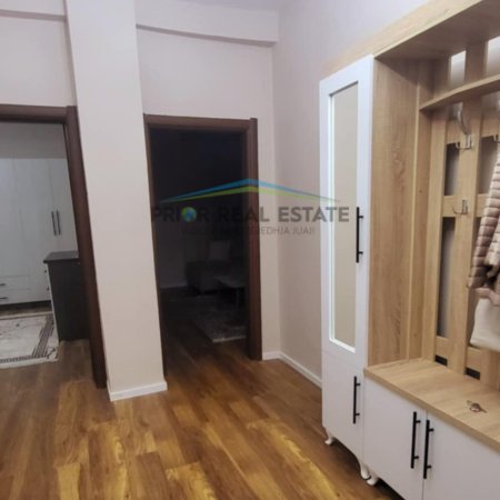 Tirane, jepet me qera apartament 2+1 Kati 4, 103 m² 700 € (Myslym Shyri)