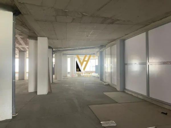 Tirane, shitet ambjent biznesi Kati 3, 650 m² 650.000 € (UNAZA E RE)