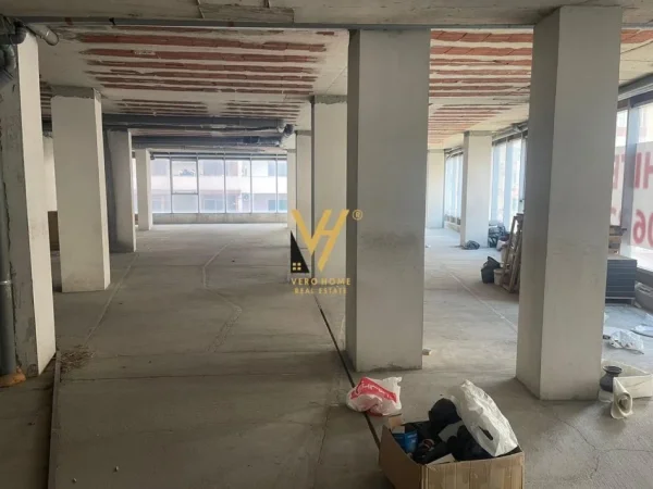 Tirane, shitet ambjent biznesi Kati 3, 500 m² 600.000 € (UNAZA E RE)