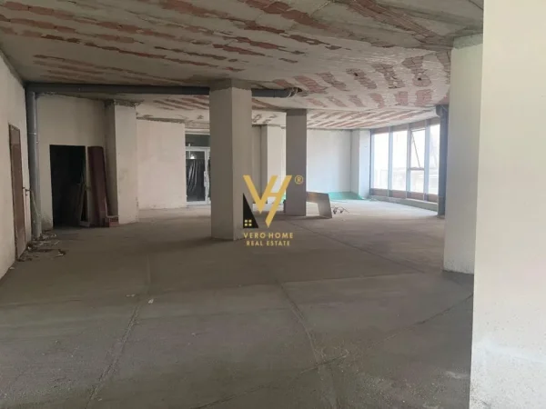 Tirane, shitet ambjent biznesi Kati 3, 500 m² 600.000 € (UNAZA E RE)