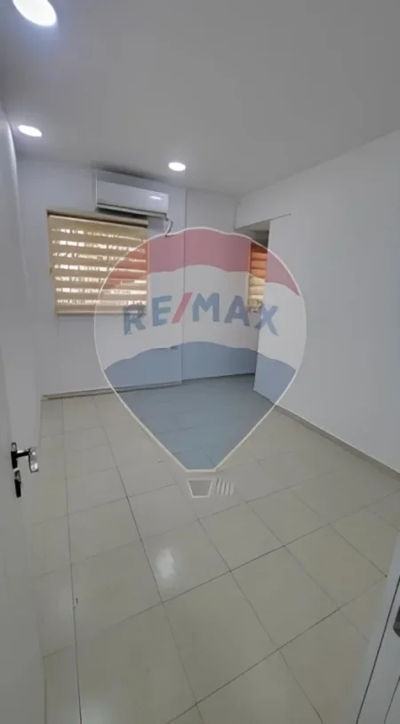 Tirane, jepet me qera apartament 1+1 Kati 0, 65 m² 800 € (Rruga e Kavajes)
