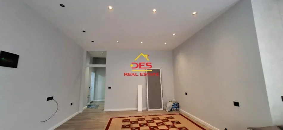 Vlore, shitet apartament 1+1+Ballkon Kati 0, 54 m² 80.000 € (Rruga Mustafa Bello)