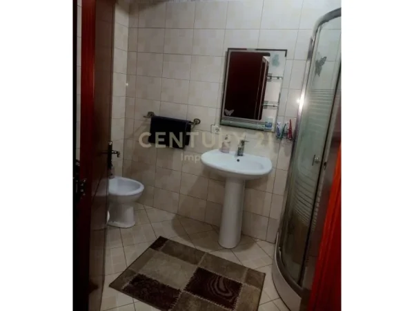 Tirane, shitet apartament 1+1 Kati 10, 100.000 m² 100.000 € (Ne Astir)