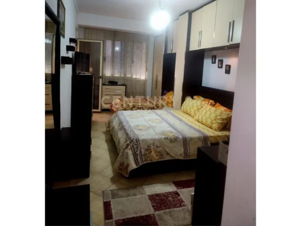 Tirane, shitet apartament 1+1 Kati 10, 100.000 m² 100.000 € (Ne Astir)