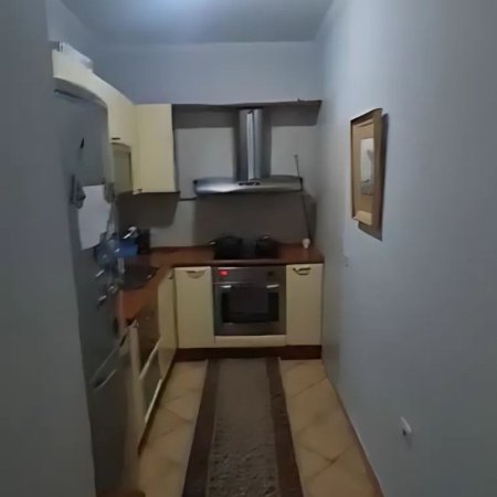 Tirane, jepet me qera apartament 1+1 Kati 5, 70 m² 570 € (Rruga Elbasanit)