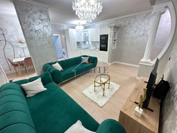 Tirane, jepet me qera apartament 2+1 Kati 7, 75 m² 690 € (Don Bosko)