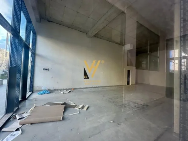 Tirane, jepet me qera ambjent biznesi Kati 0, 102 m² 1.600 € (FUSHA E AVIACIONIT)
