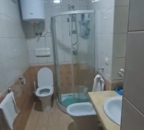 Tirane, jepet me qera apartament 1+1+Ballkon Kati 5, 70 m² 600 € (Rruga e Elbasanit, prane AIR Albania.)