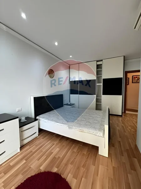 Tirane, jepet me qera apartament 2+1 Kati 0, 102 m² 600 € 