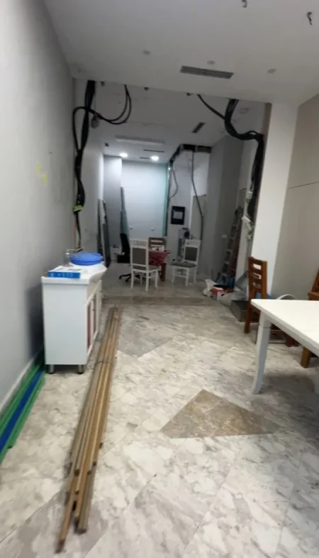 Tirane, jepet me qera ambjent biznesi Kati 0, 40 m² 3.200 € (21 Dhjetori)