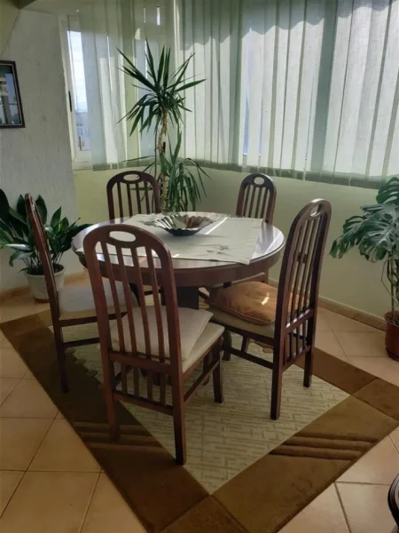 Tirane, jepet me qera apartament 2+1+Ballkon Kati 8, 100 m² 600 € (Komuna e parisit)