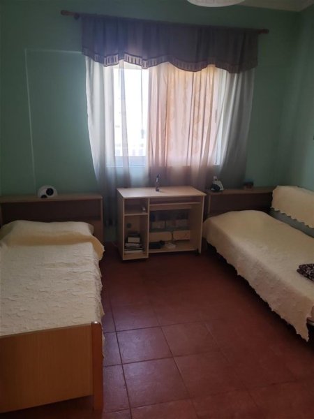 Tirane, jepet me qera apartament 2+1+Ballkon Kati 8, 100 m² 600 € (Komuna e parisit)