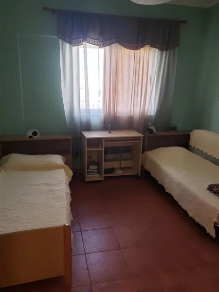 Tirane, jepet me qera apartament 2+1+Ballkon Kati 8, 100 m² 600 € (Komuna e parisit)
