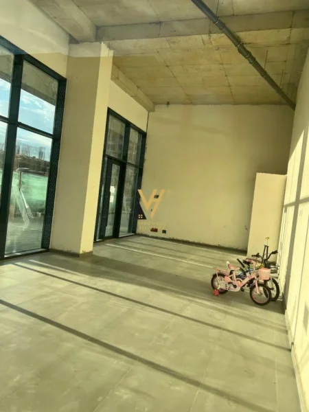 Tirane, jepet me qera ambjent biznesi Kati 0, 65 m² 1.000 € (FUSHA E AVIACIONIT)