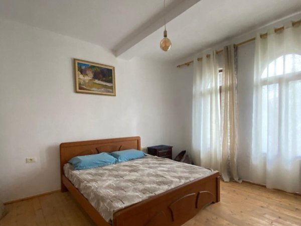 Tirane, jepet me qera apartament 2+1 , 140 m² 500 € (Kopshi Zoologjik.)