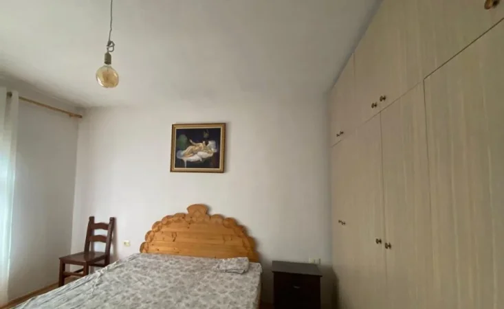 Tirane, jepet me qera apartament 2+1 , 140 m² 500 € (Kopshi Zoologjik.)