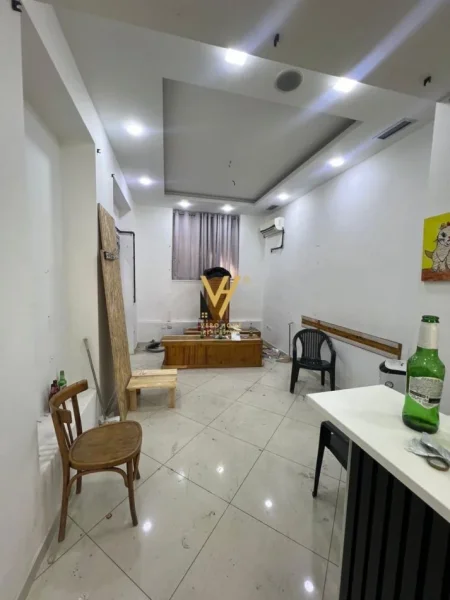 Tirane, shitet ambjent biznesi Kati 0, 42 m² (RRUGA MUHAMET GJOLLESHA)