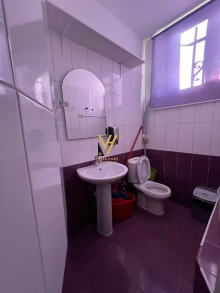 Tirane, shitet ambjent biznesi Kati 0, 42 m² (RRUGA MUHAMET GJOLLESHA)