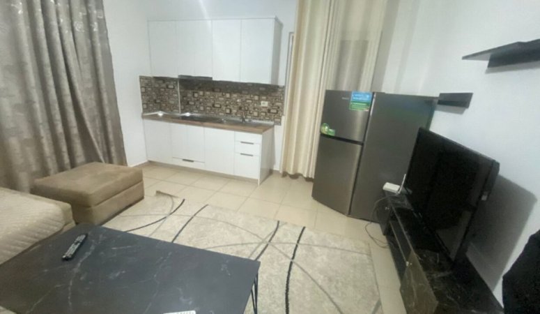 Tirane, jepet me qera apartament 1+1 Kati 1, 74 m² 500 € (Rruga 5Maji.)
