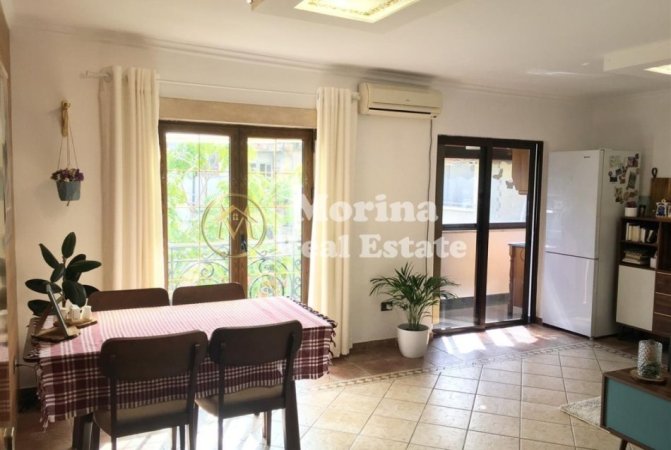 Tirane, jepet me qera apartament 2+1 Kati 2, 85 m² 550 € (Rruga Durresit)