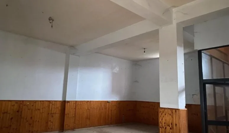 Tirane, jepet me qera ambjent biznesi Kati 0, 120 m² 500 € (Fusha e Aviacionit.)