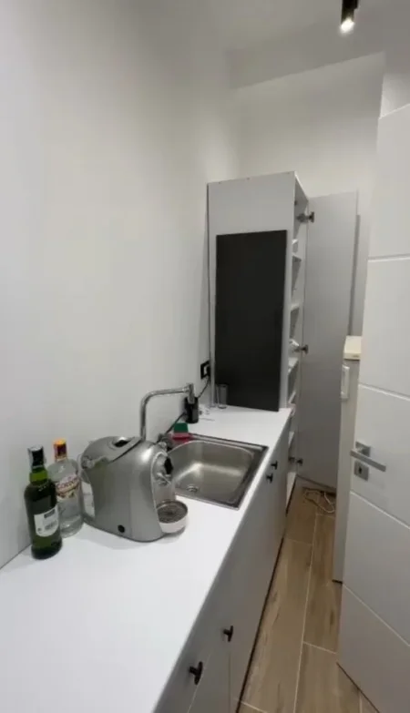 Durres, shitet ambjent biznesi Kati 3, 45 m² 70.000 € (Stacioni Trenit, Durres)