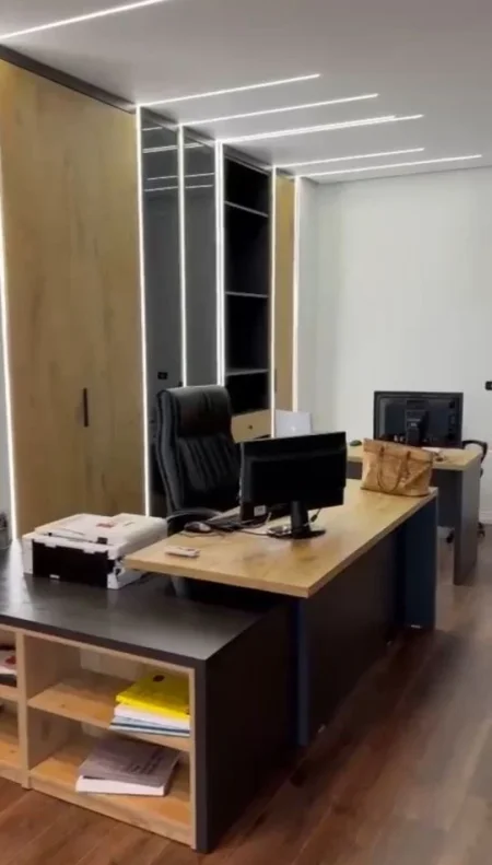 Durres, shitet ambjent biznesi Kati 3, 45 m² 70.000 € (Stacioni Trenit, Durres)