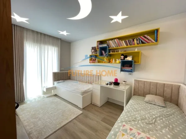 Tirane, shitet apartament 2+1+Ballkon Kati 2, 104 m² 220.000 € (Farke)