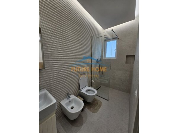 Tirane, jepet me qera Vile 2 Katshe Kati 0, 700 m² 3.000 € (mullet)