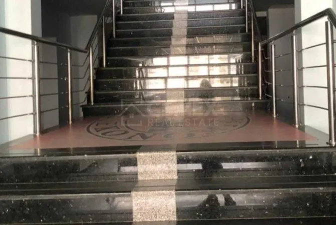 Tirane, jap me qera ambjent biznesi Kati 0, 2.800 m² 12.000 € (prane xibrakut)