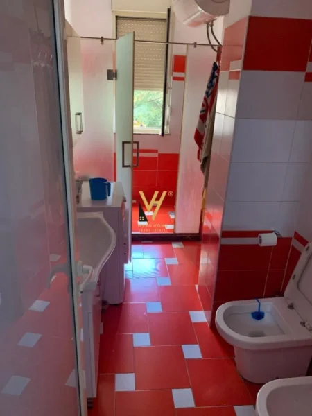 Tirane, shitet apartament 3+1+Ballkon Kati 6, 125 m² 335.000 € (LIQENI ARTIFICIAL)