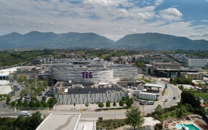 Tirane, jepet me qera lokal Kati 0, 110 m² 500 € (Berzhit)