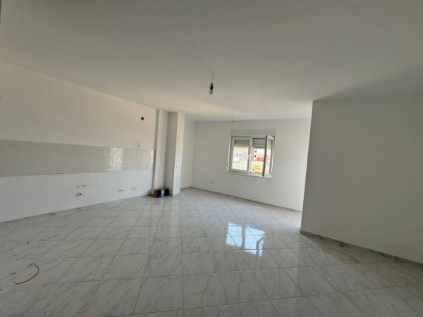 Durres, shitet apartament 2+1+Ballkon Kati 5, 132 m² 135.000 € (Ish rajoni, Durres)