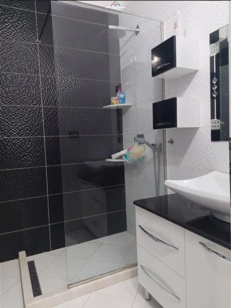 Tirane, jepet me qera apartament 2+1 Kati 9, 72 m² 470 € (astir)