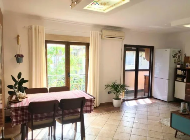 Tirane, jepet me qera apartament 2+1 Kati 5, 85 m² 550 € (rruga e durresit)