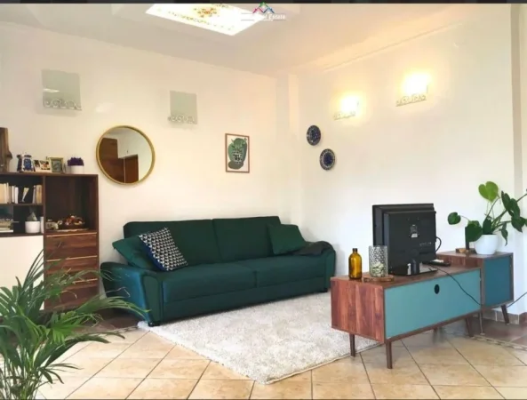 Tirane, jepet me qera apartament 2+1 Kati 5, 85 m² 550 € (rruga e durresit)