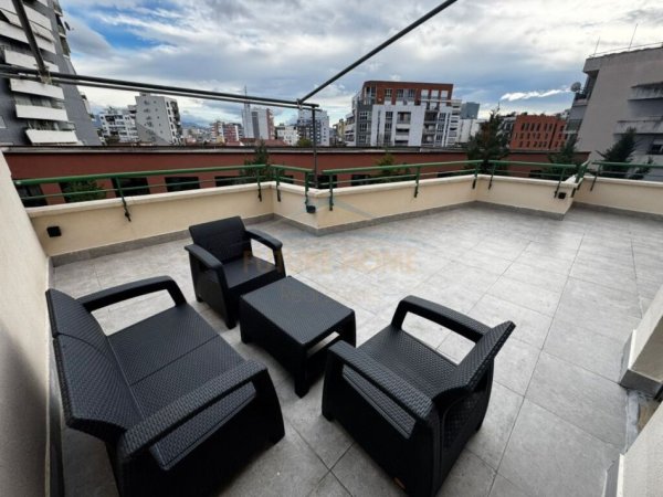Tirane, jepet me qera apartament 2+1 Kati 4, 106 m² 1.000 € (Rruga e Dibres)