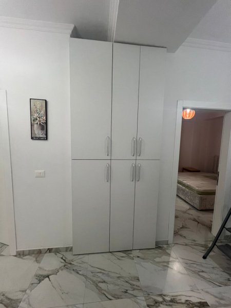 Tirane, jepet me qera apartament 2+1+Ballkon Kati 6, 102 m² 750 € (Fusha e Aviacionit)