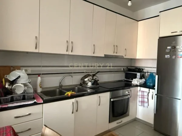 Tirane, shitet apartament Kati 8, 58 m² 75.400 € 