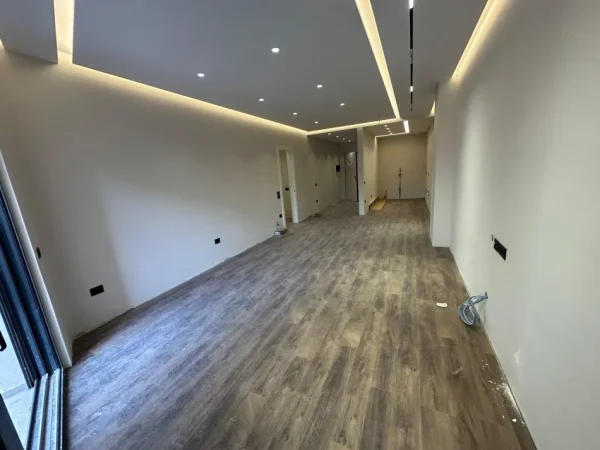 Tirane, shitet apartament 3+1+Ballkon Kati 4, 137 m² 249.340 € (Liqeni i Thate)